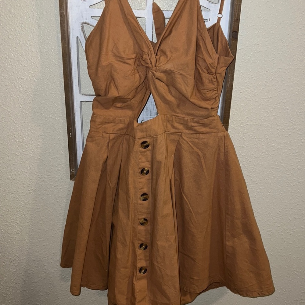 Fashion nova brown pleated dress with open back and bow